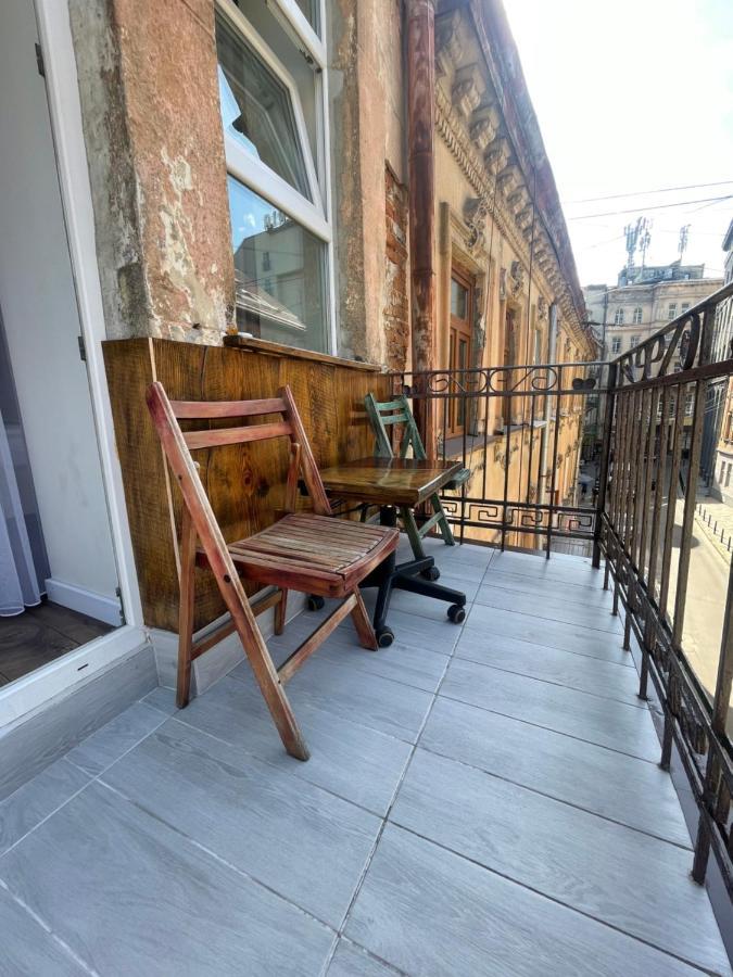 фурманська, 3 *